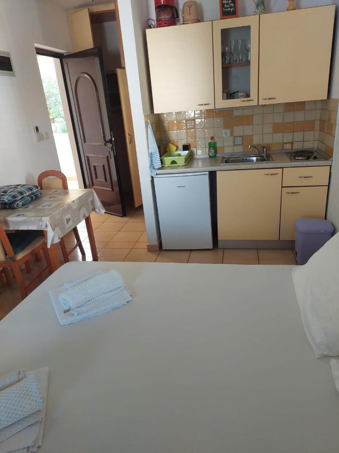 Apartmani Lavanda Паг Экстерьер фото